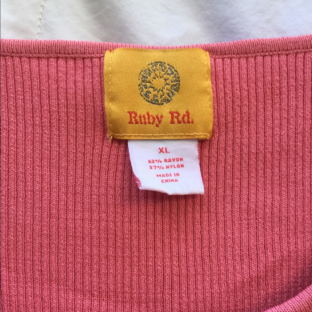 Ruby Rd. Top size XL tank - Picture 4 of 7